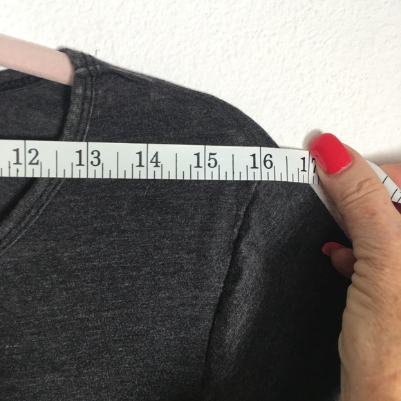 LOI Short Sleeve Shirt, M - Picture 5 of 6